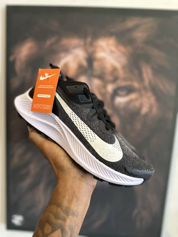 NIKE PEGAUS /PRETO BRANCO