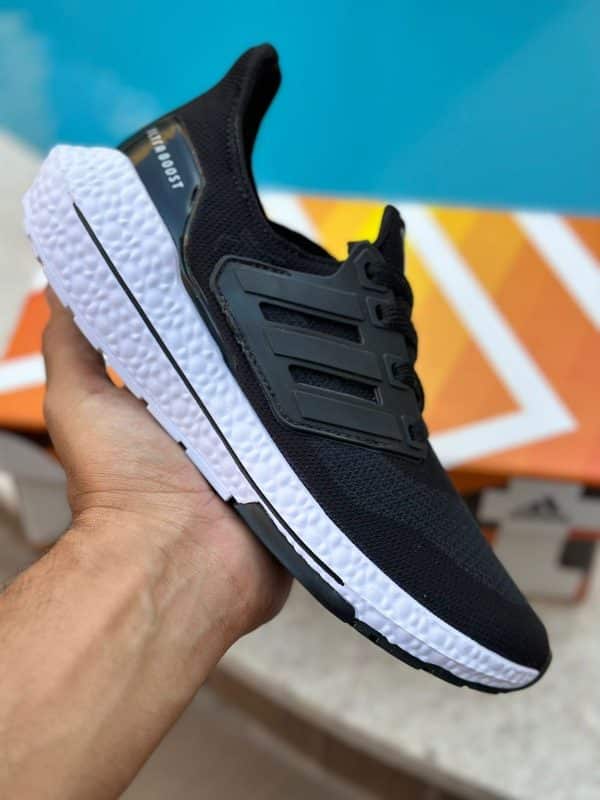 ADIDAS ULTRABOOST PRETO/Branco