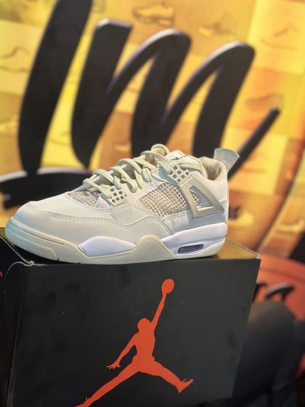 Nike JORDAN 4