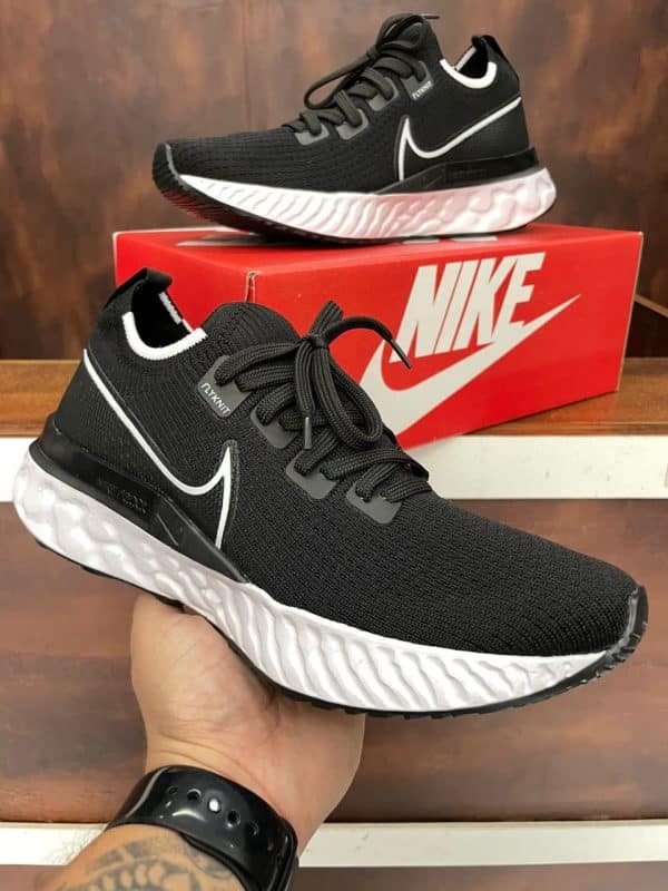 Nike Infinity  preto /Branco