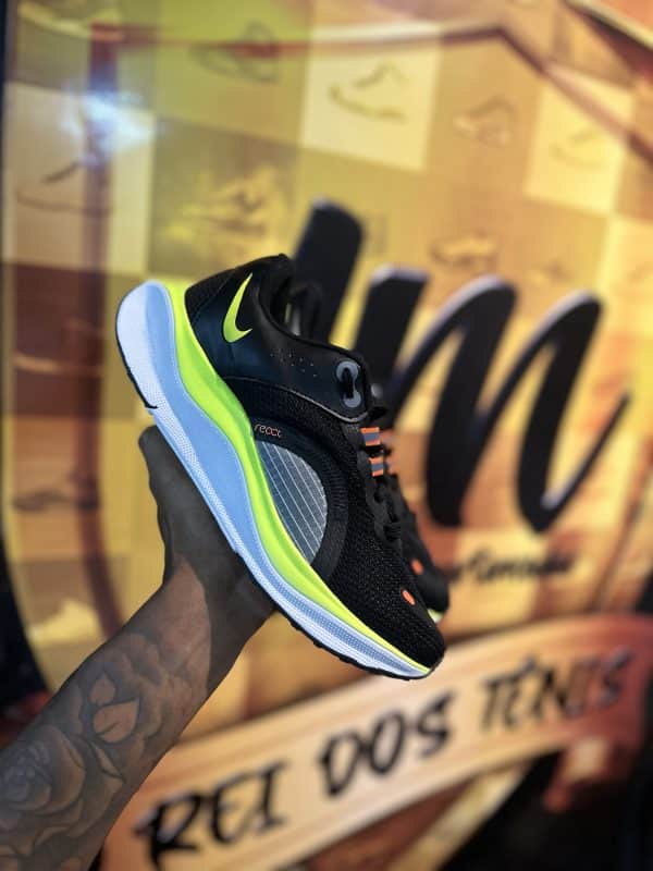 Nike Escape Preto / Branco