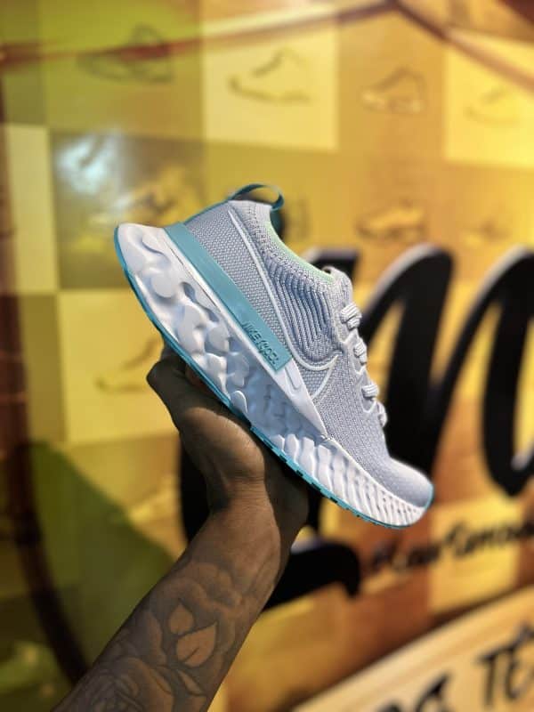 Nike infinita azul água
